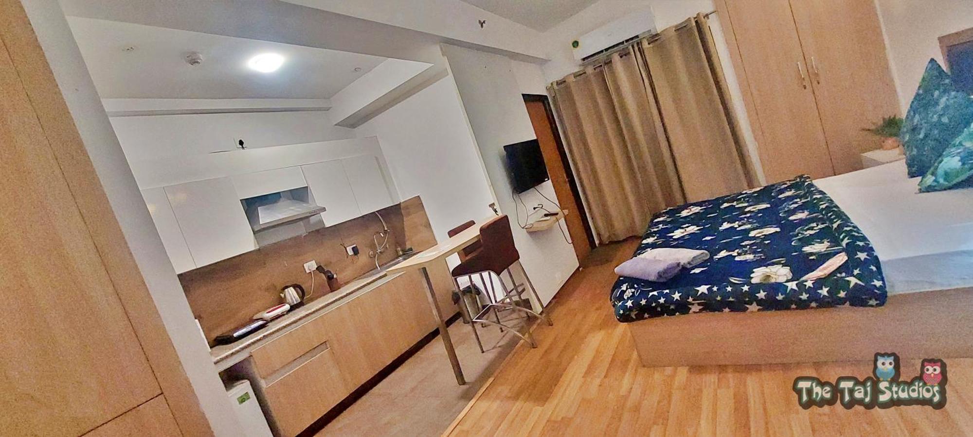 Top Luxury & Couple Friendly Stay Gp By Taj Suites & Studios #New Year Party & Stay Noida Buitenkant foto