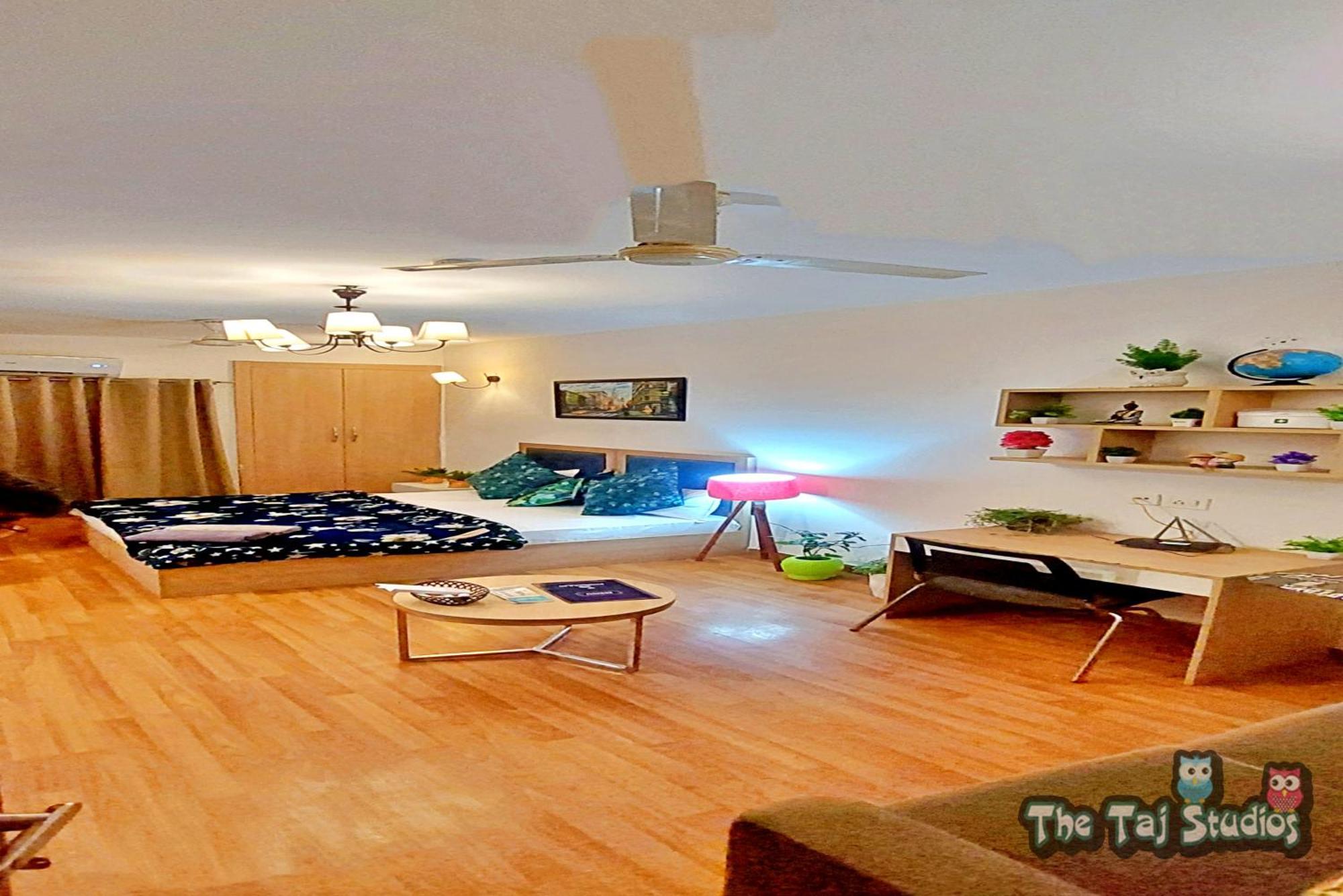 Top Luxury & Couple Friendly Stay Gp By Taj Suites & Studios #New Year Party & Stay Noida Buitenkant foto