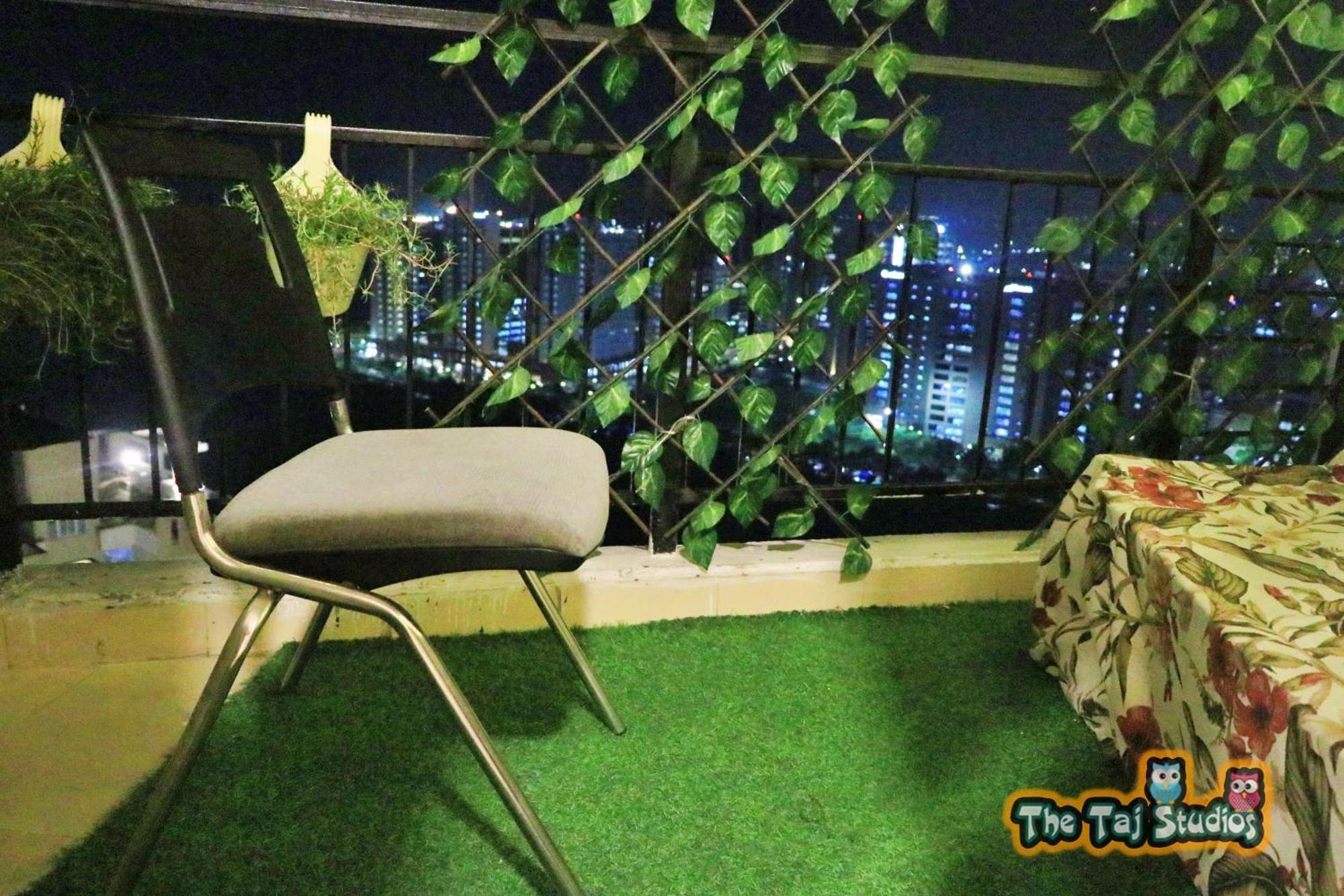 Top Luxury & Couple Friendly Stay Gp By Taj Suites & Studios #New Year Party & Stay Noida Buitenkant foto
